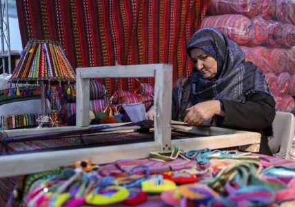 80 درصد اشتغال خانگی در دست زنان!