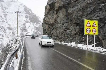 جاده‌های شمال بر و بارانی است