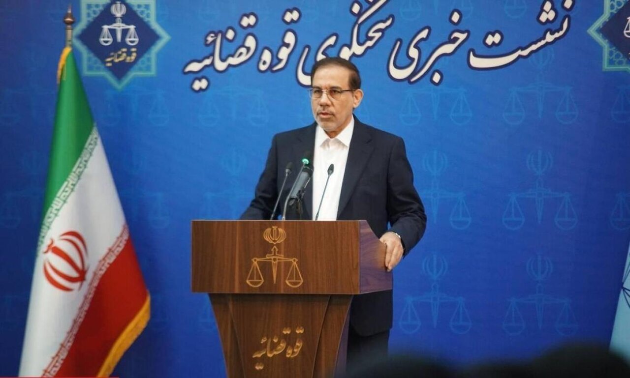 دانشگاه | دانشگاه آزاد پروندهای مربوط به فروش مدارک تحصیلی دانشگاه آزاد در دادسرای تهران