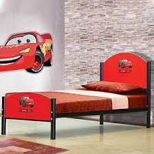 تخت خواب پسرانه ساده و شیک چگونه است؟