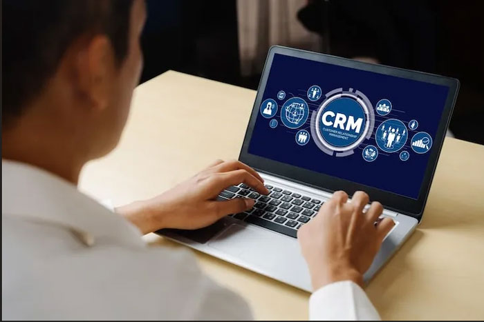 چرا یادگیری CRM برای رشد هر کسب وکار ضروری است؟